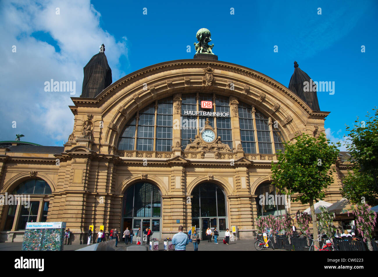 Frankfurt am main hauptbahnhof hi-res stock photography and images - Alamy