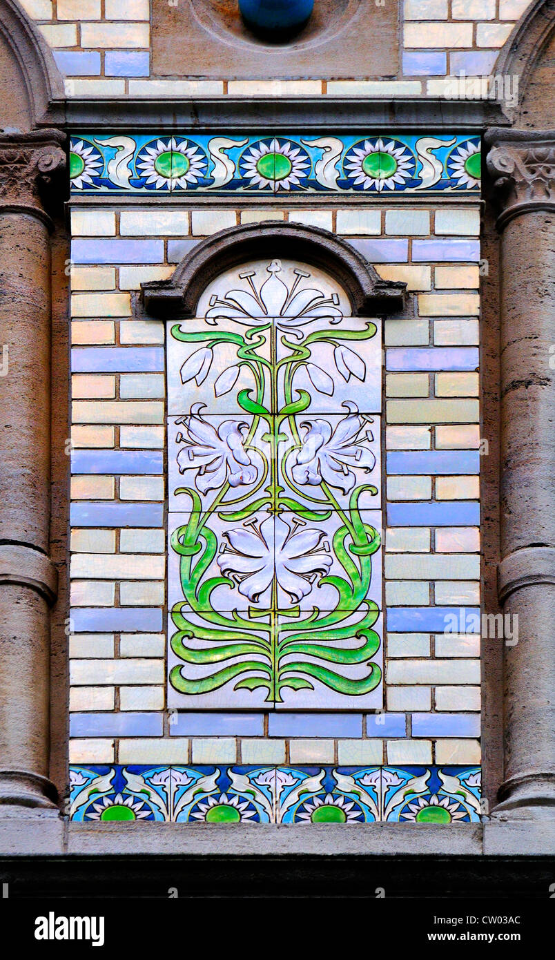 Brussels, Belgium. Art Nouveau detail (ceramic tiles by Privat Livemont) on  facade of Anciennne Grande Maison de Blanc Stock Photo - Alamy