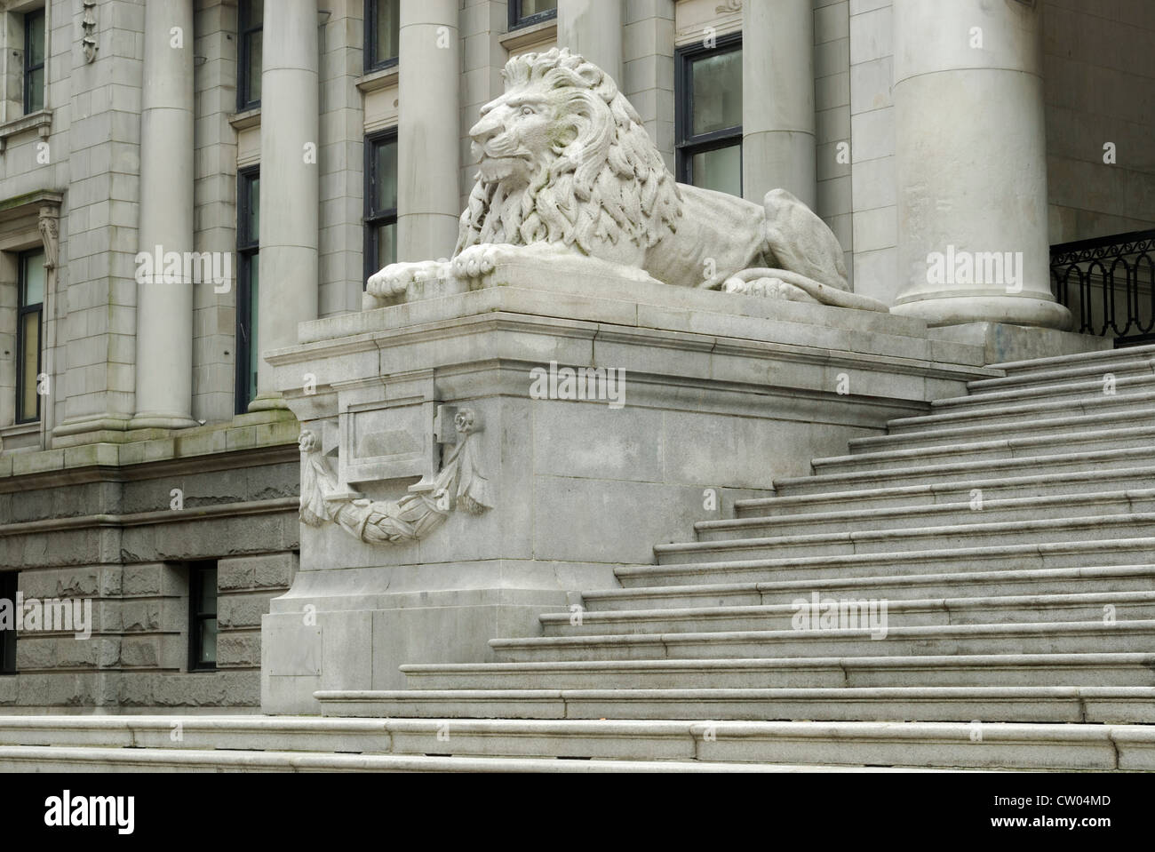 Lion statue in front of the old courthouse, now the Vancouver Art