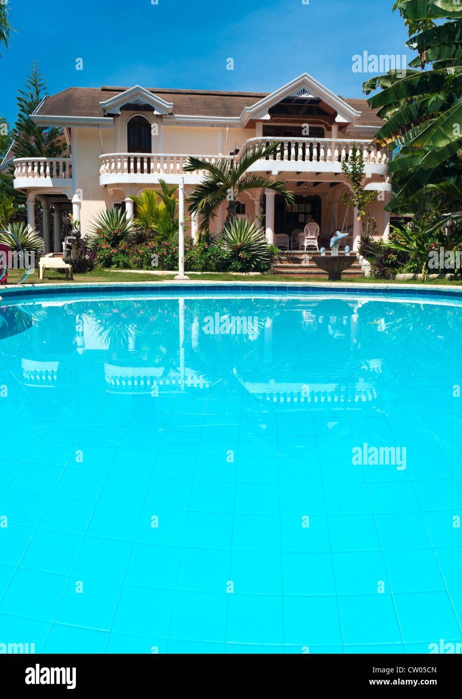 swimming pool and a tropical villa in the Philippines Stock Photo Alamy