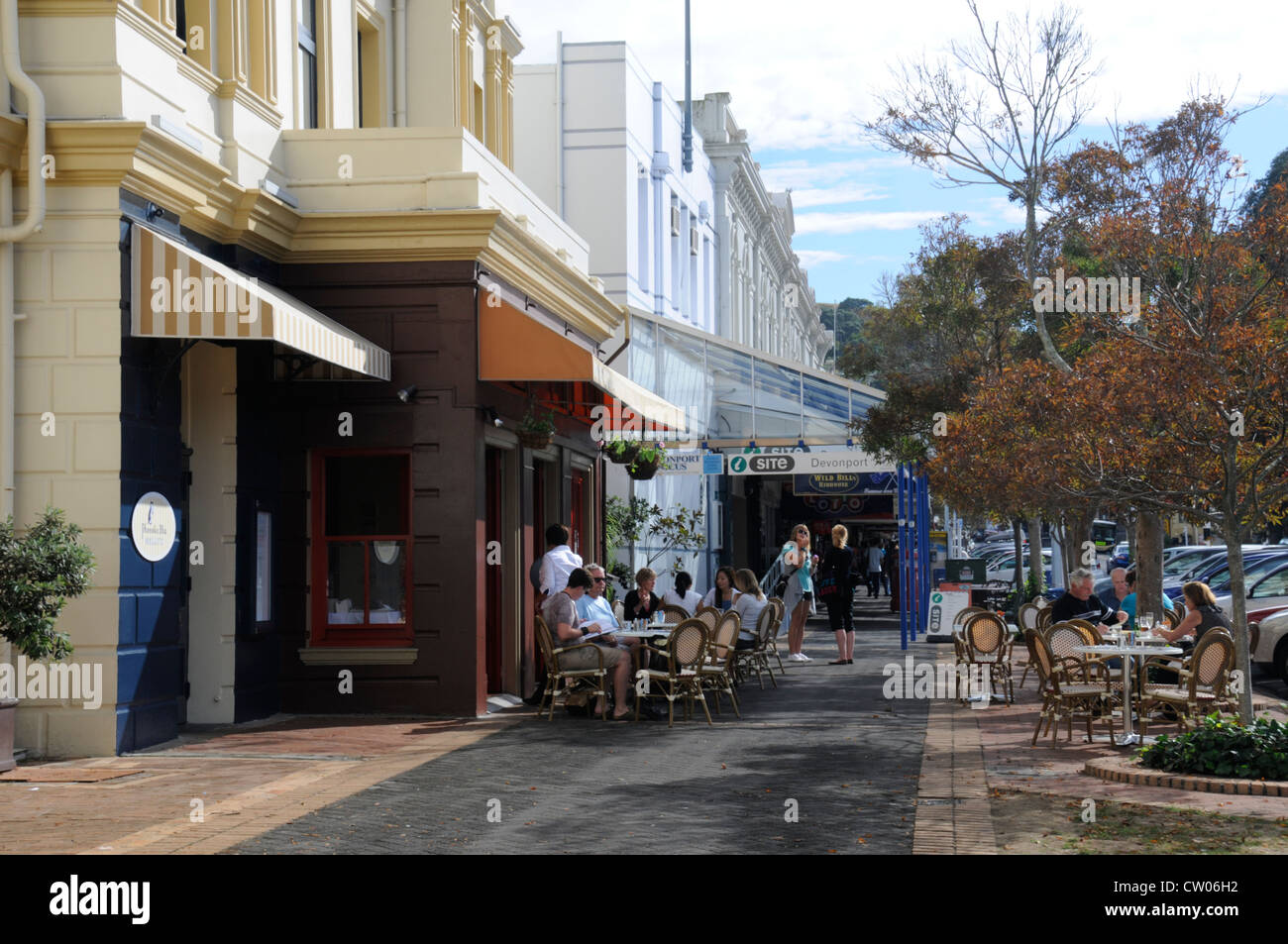 A busy cafe scene in Victoria Road, Devonport, Auckland in New Zealand Stock Photo Alamy