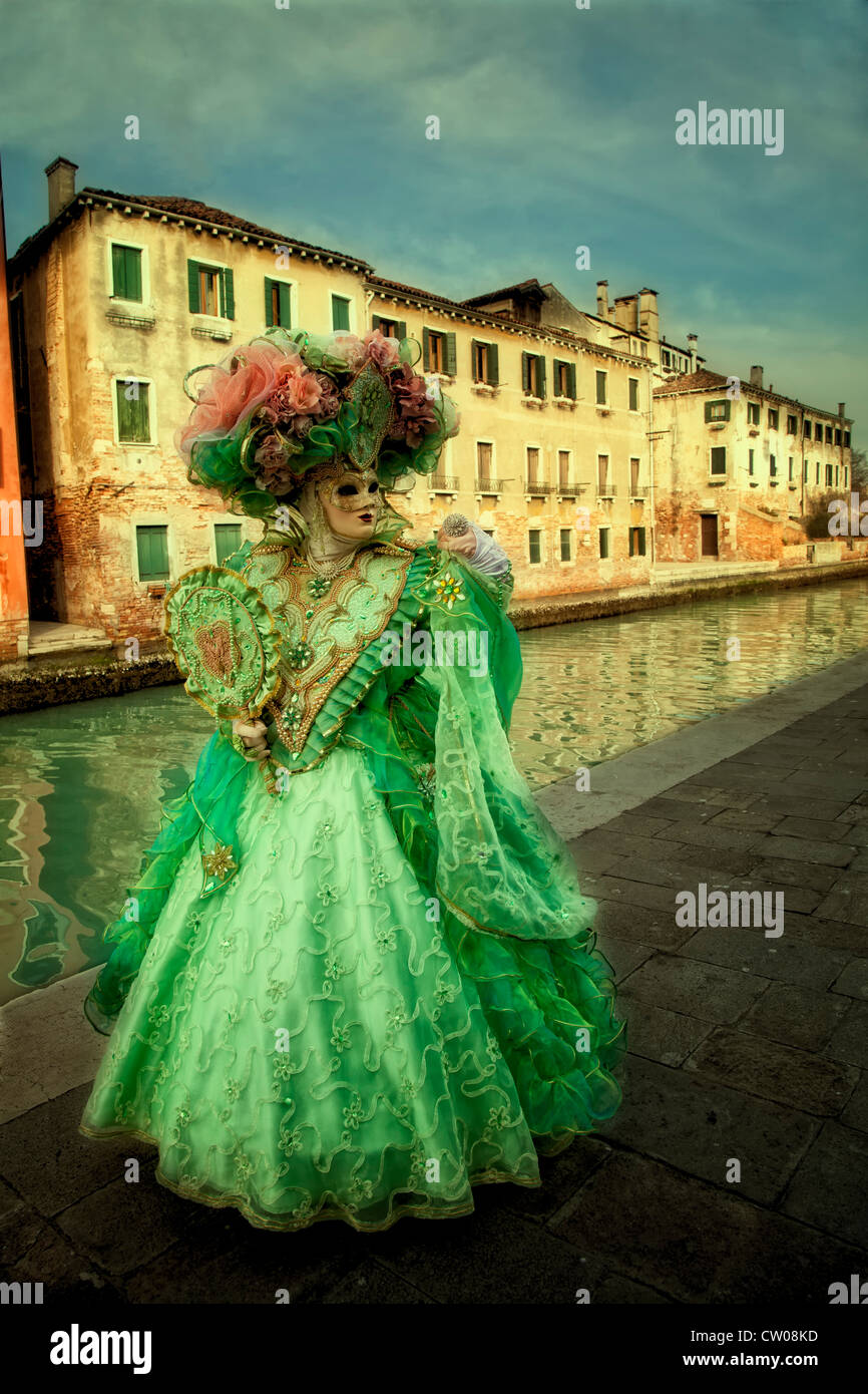 Venice carnival green costume hi-res stock photography and images - Alamy