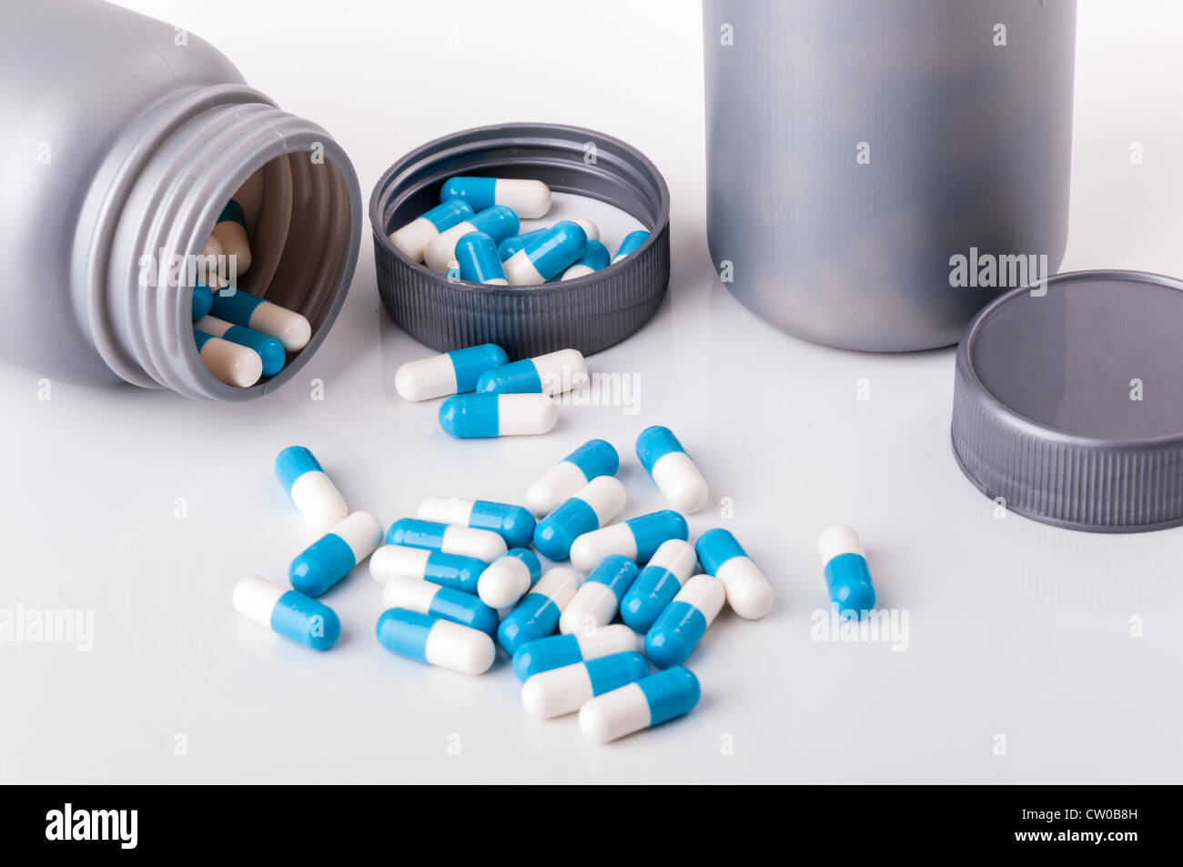 open container with medicament in tablet form Stock Photo