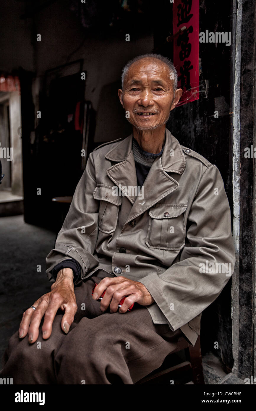 Qorin ostida porno video Yujnoukrainsk