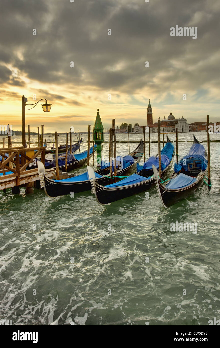 Venice and gondolas and sunset hi-res stock photography and images - Alamy