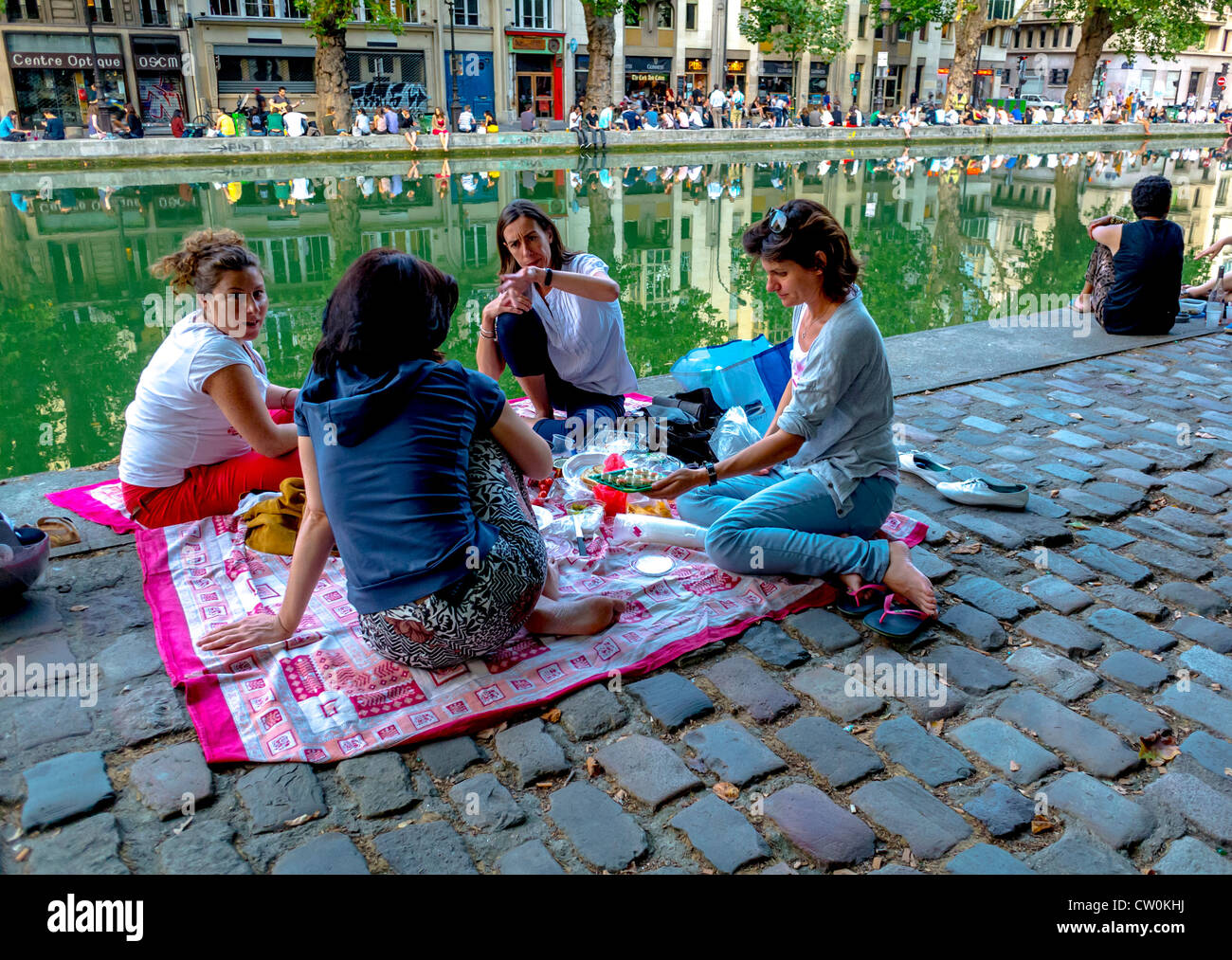 Paris, France, Young Women Friends Picnic in the "Canal Saint Martin