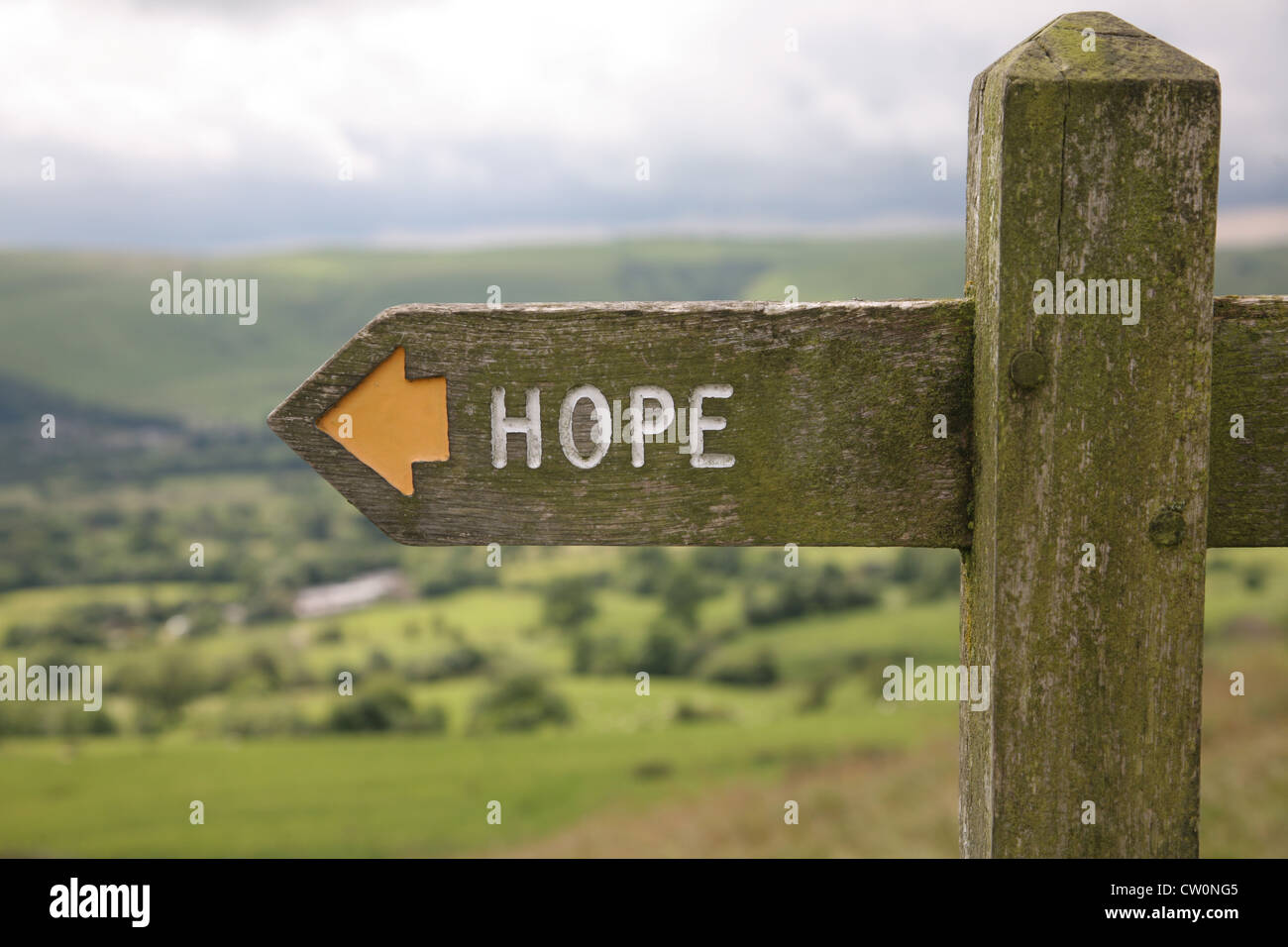 Footpath sign to Hope, Peak District, Derbyshire Stock Photo