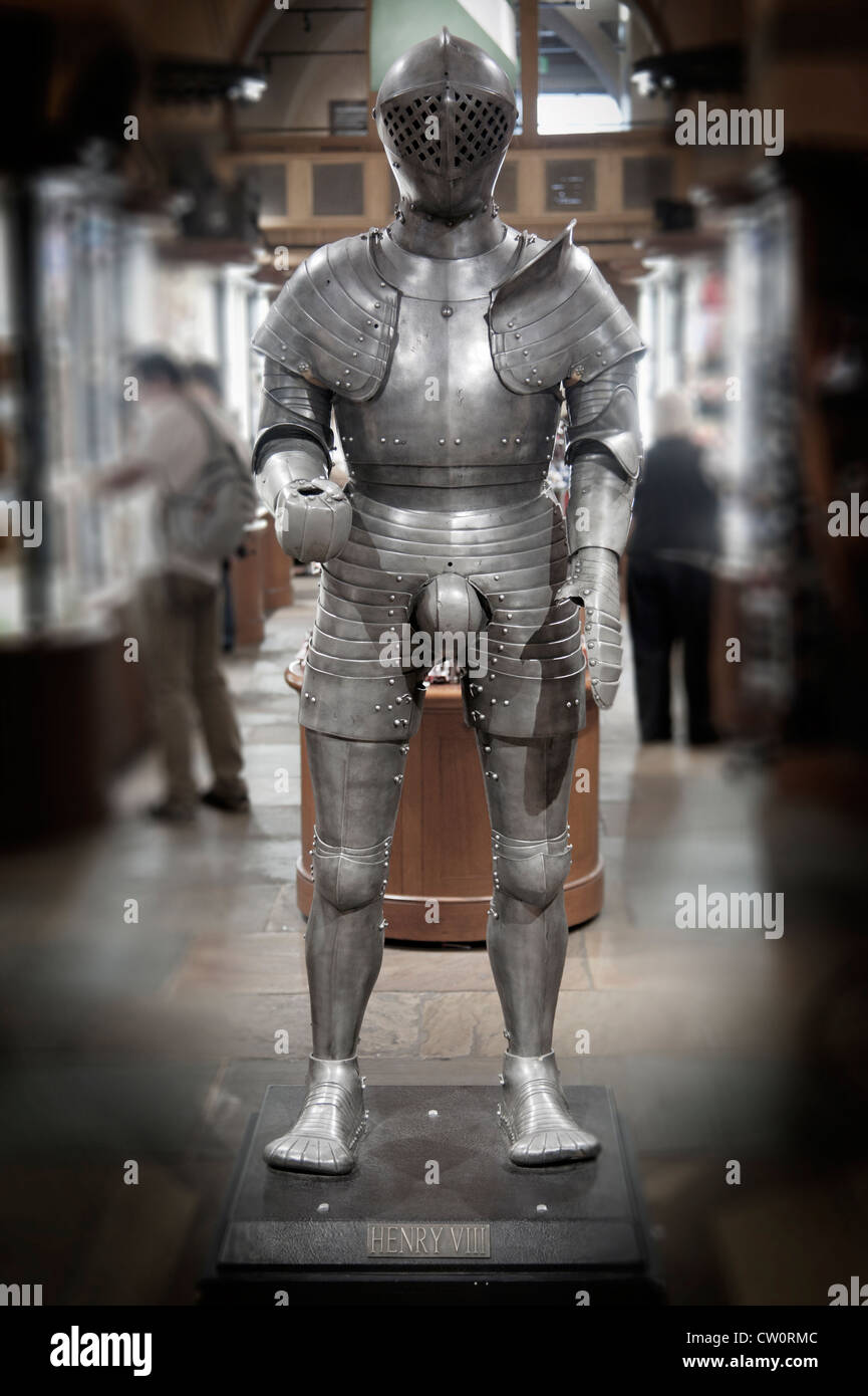 Medieval suit of Armour (Reproduction). TOWER OF LONDON gift shop. The original was worn by King Henry VIII (in his early 20's). Stock Photo