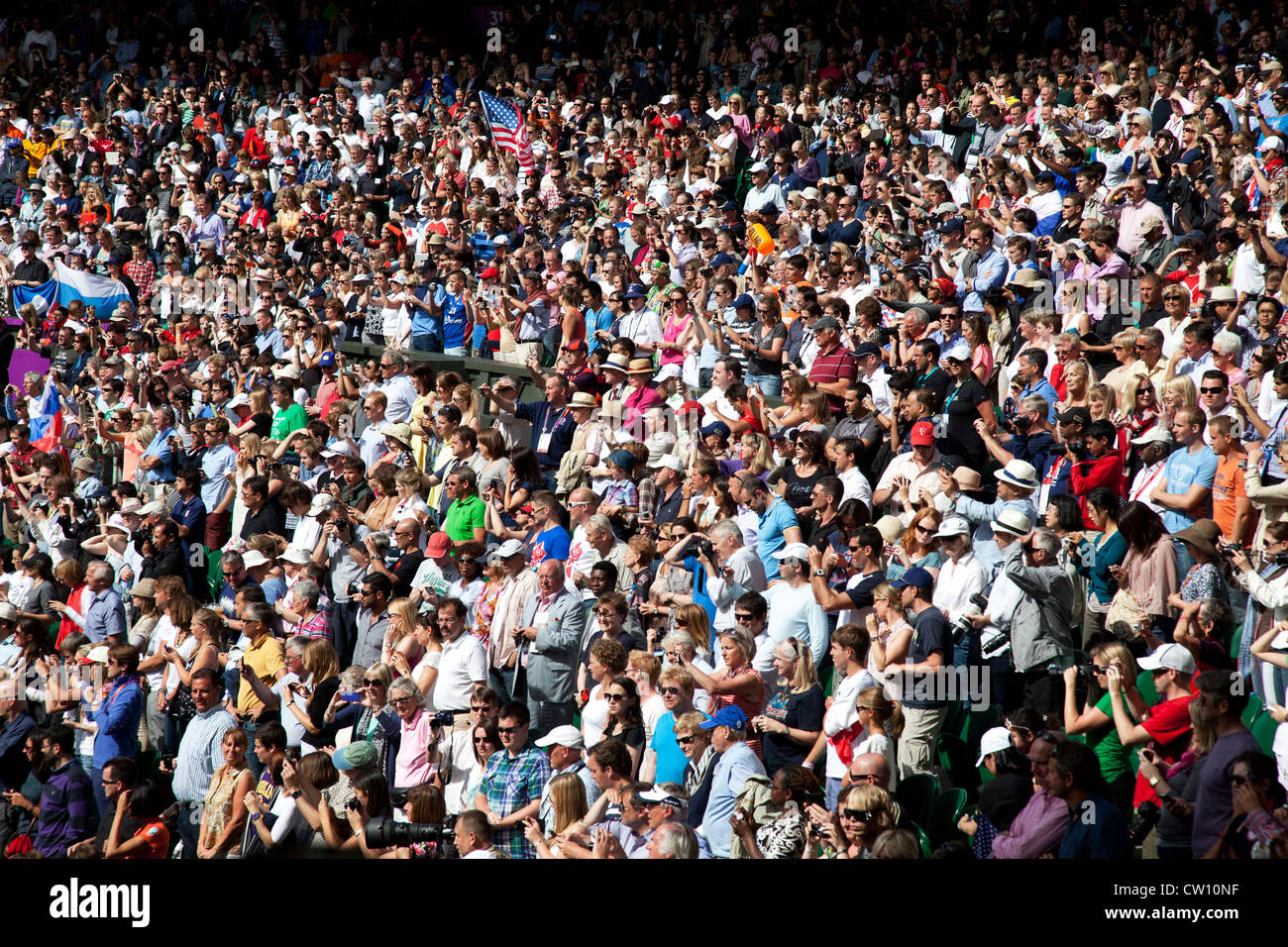 Wimbledon crowds hi res stock photography and images Alamy