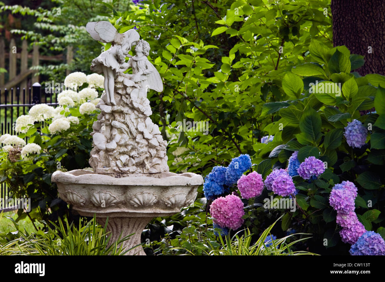 Statuary garden hires stock photography and images Alamy