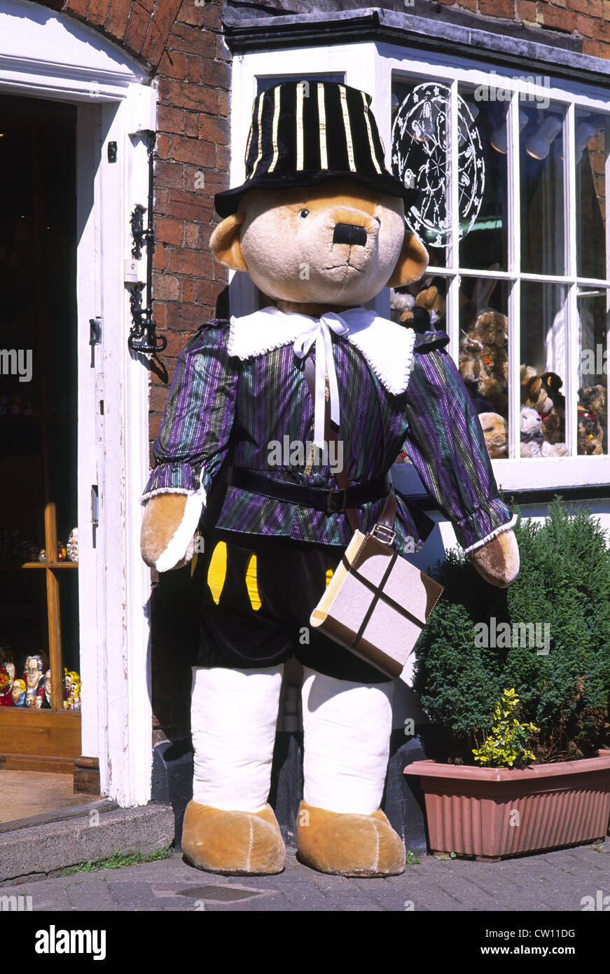 Giant teddy bear outside teddy bear shop, Stratford-upon-Avon, Warwickshire, UK Stock Photo