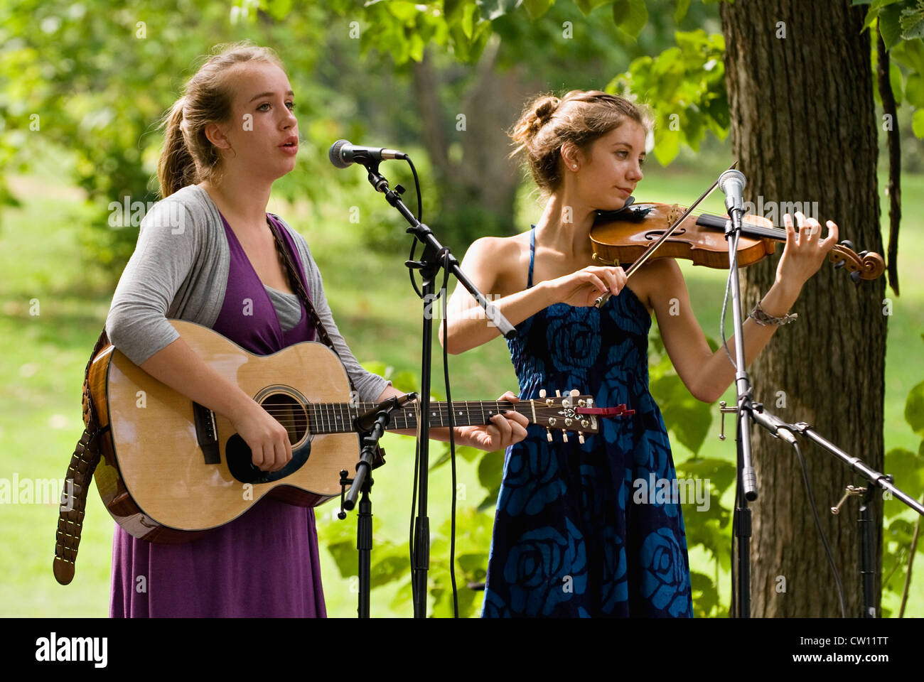 Barefoot Best Friends Performing at the Kentucky Music Weekend at