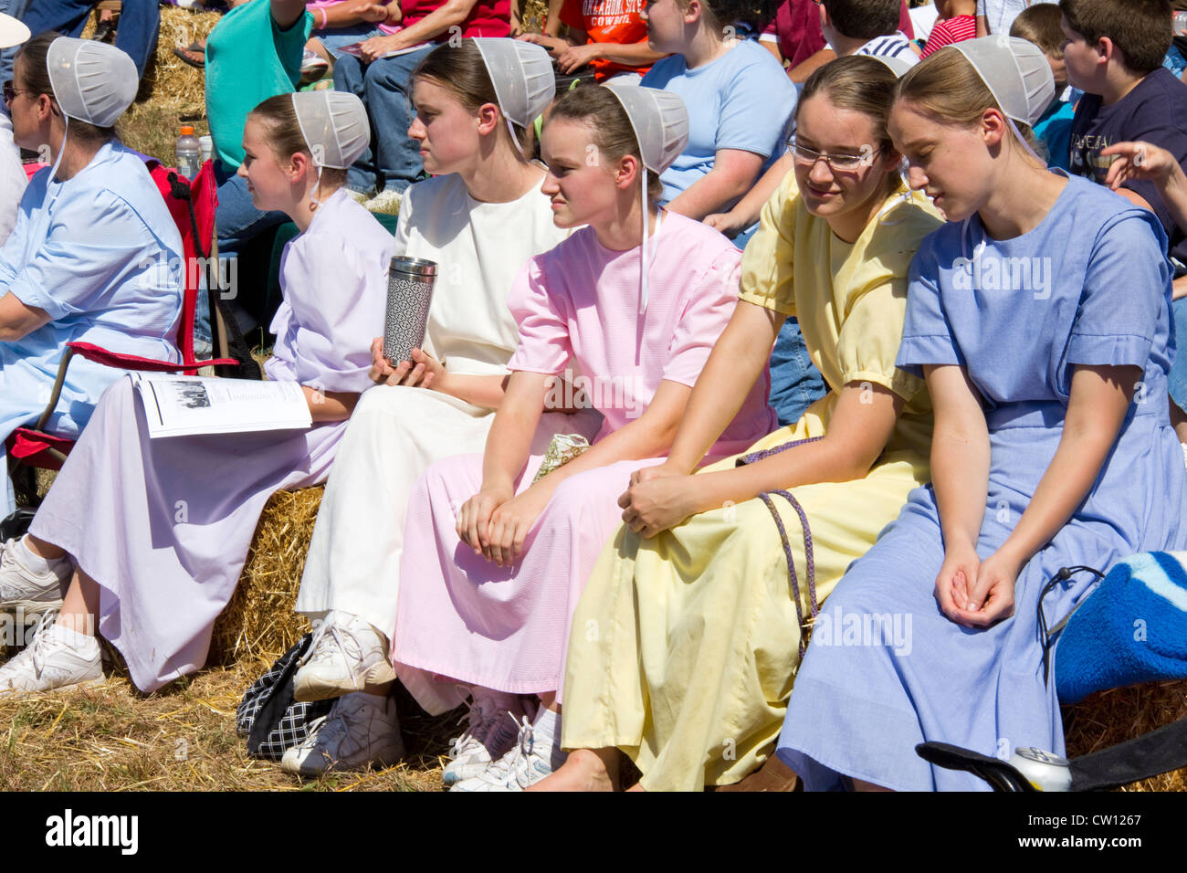 Amish girls, 1867 Medicine Lodge Treaty reenactment, Treaty Pageant, Memorial Peace Park, Medicine Lodge, KS, USA Stock Photo
