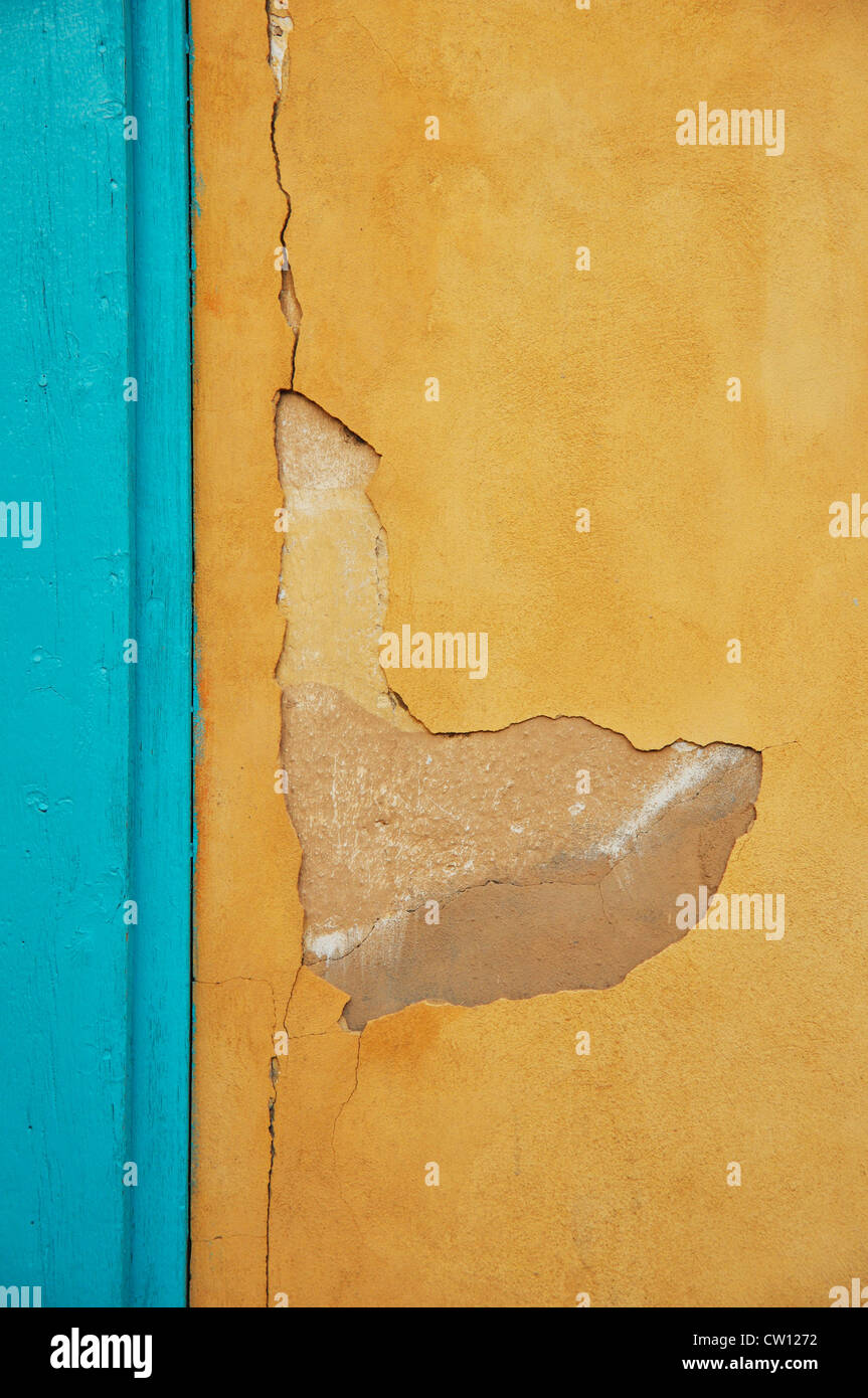 Paint chipping off wall Stock Photo Alamy