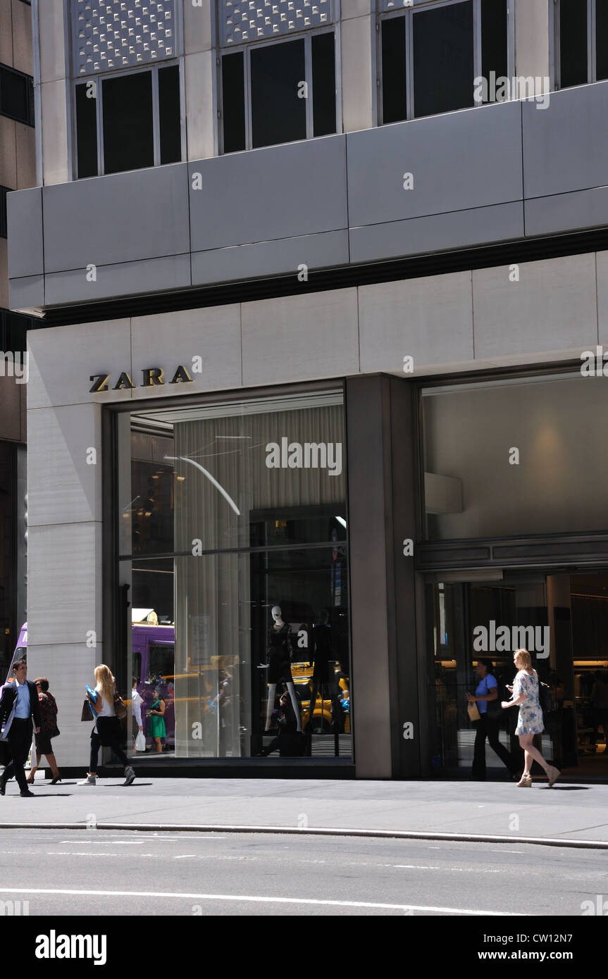 Zara clothes store hi-res stock photography and images - Page 9 - Alamy