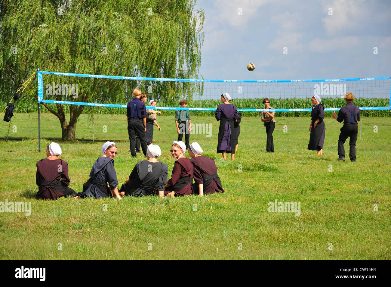 Amish youth activity on Sunday, Amish Country, Pennsylvania, USA - playing volleyball Stock Photo