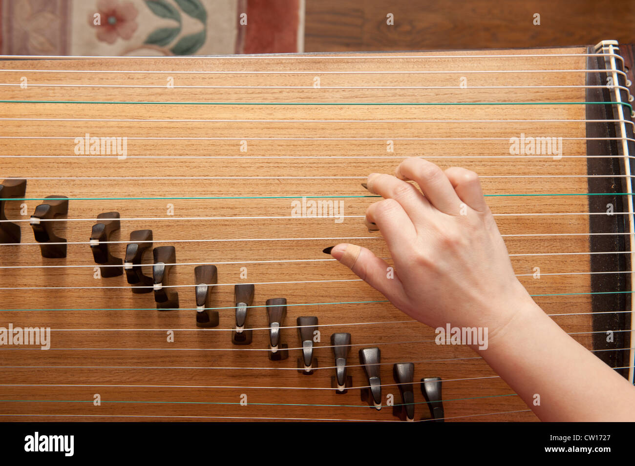 Guzheng hires stock photography and images Alamy