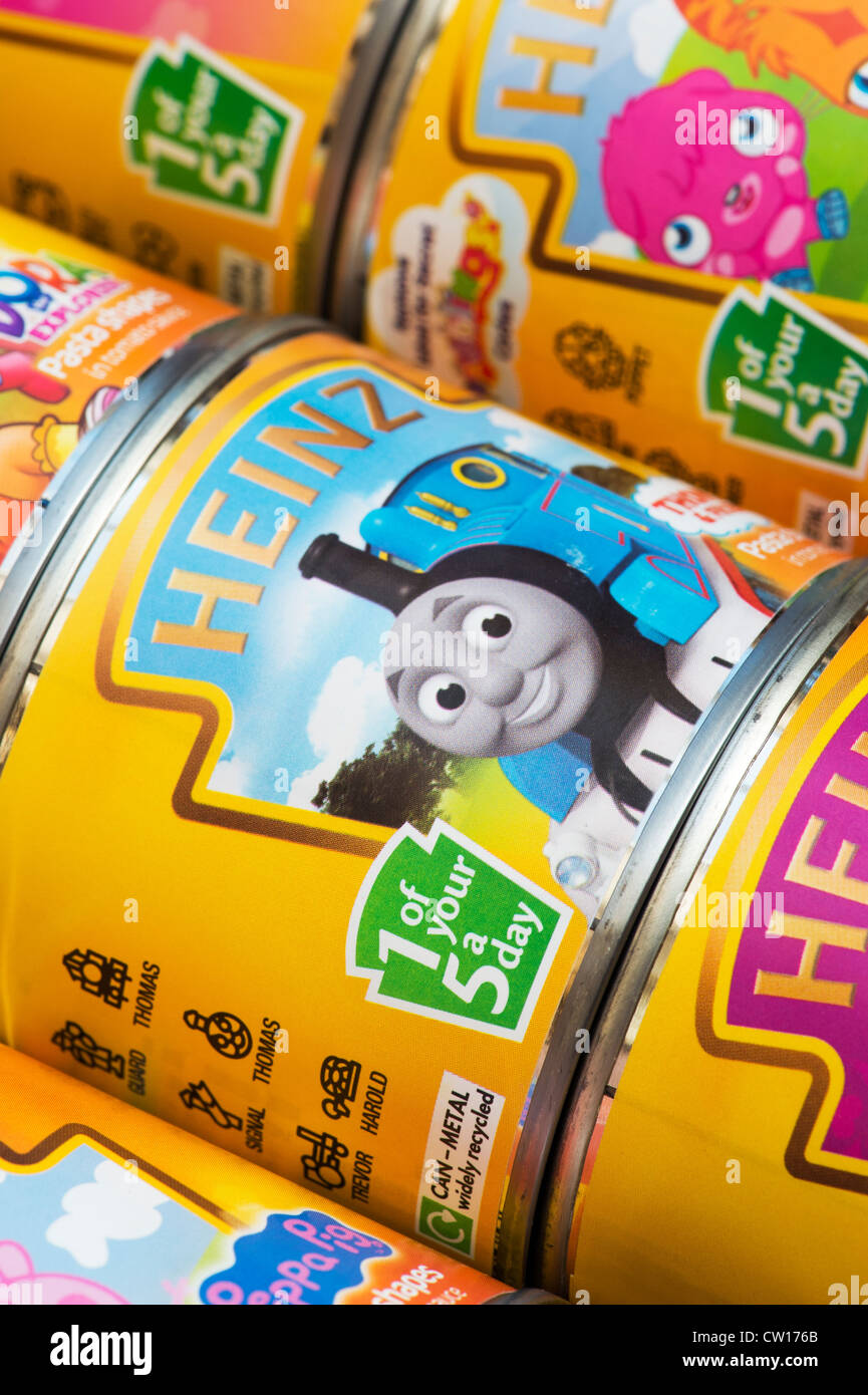 1 of your 5 a day label on tins of Heinz Pasta Shapes for children Stock Photo Alamy