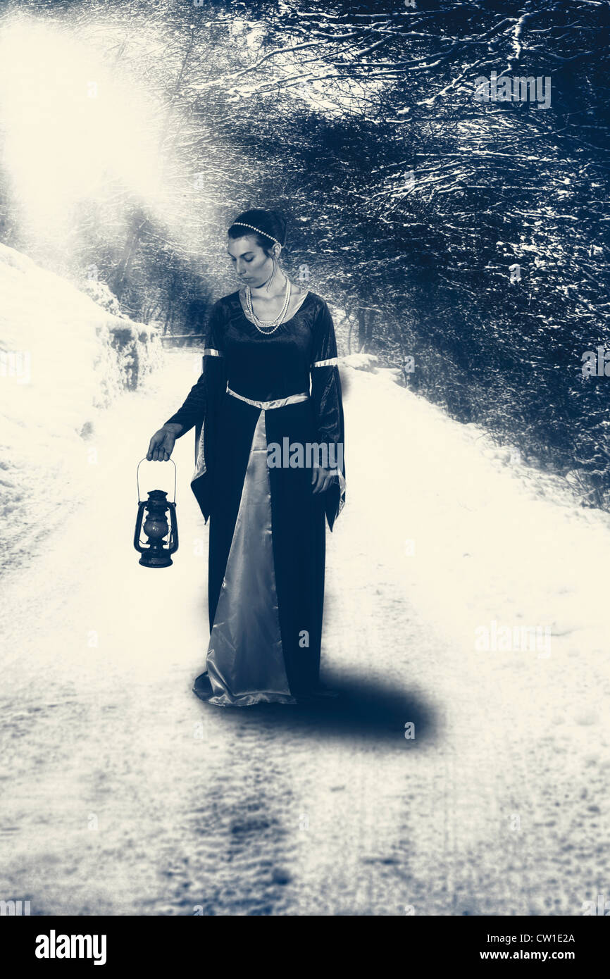 Old fashioned woman dark street hi-res stock photography and images - Alamy