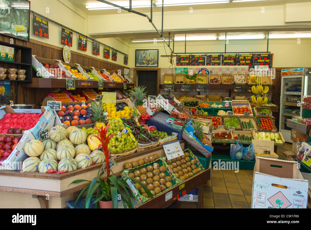 Paris, France, Inside, French Grocery Convenient Store, on "Ile Saint Louis" Fruit on Display, healthy food Stock Photo