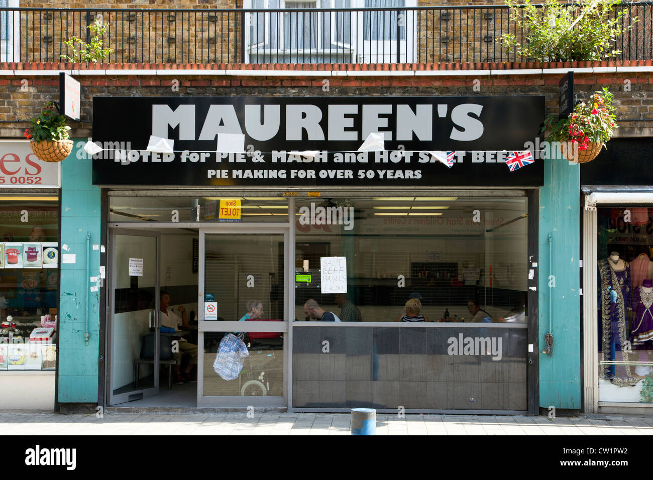 Maureen's Pie & Mash, Chrisp Street Market, Poplar, Tower Hamlets, London, England, UK. Stock Photo