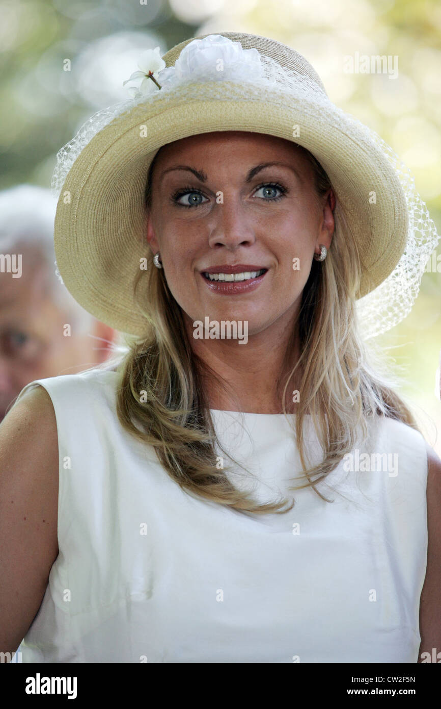 Ex model hi-res stock photography and images - Alamy