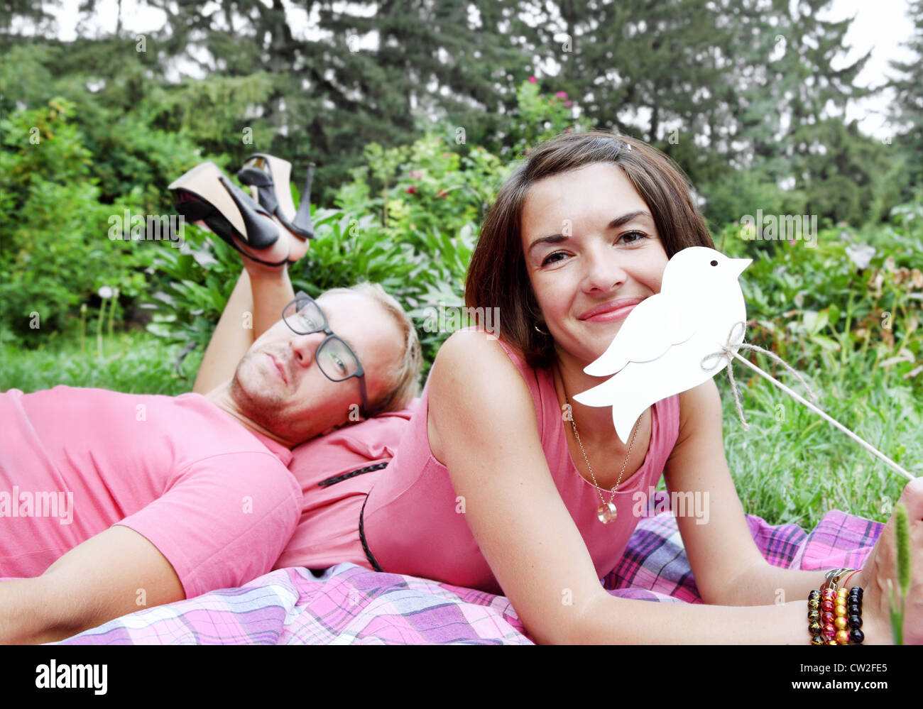Picnic grass woman man hi-res stock photography and images - Alamy