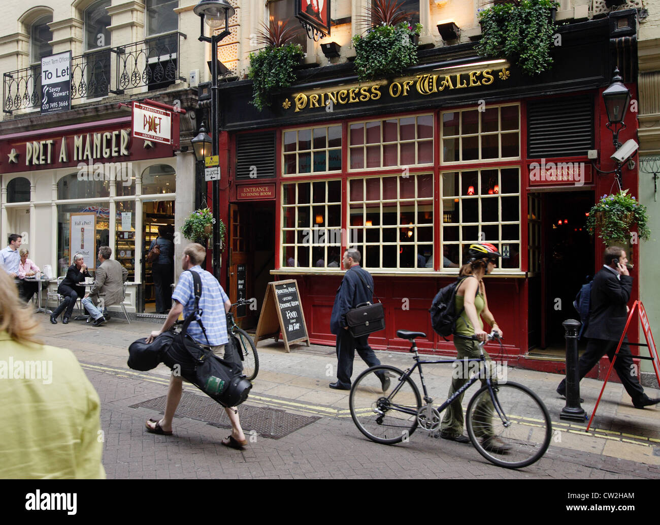 Embankment Bar High Resolution Stock Photography and Images Alamy