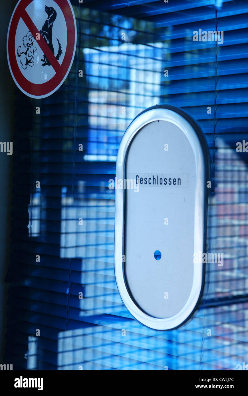 Berlin switch box with the inscription Closed Stock Photo Alamy