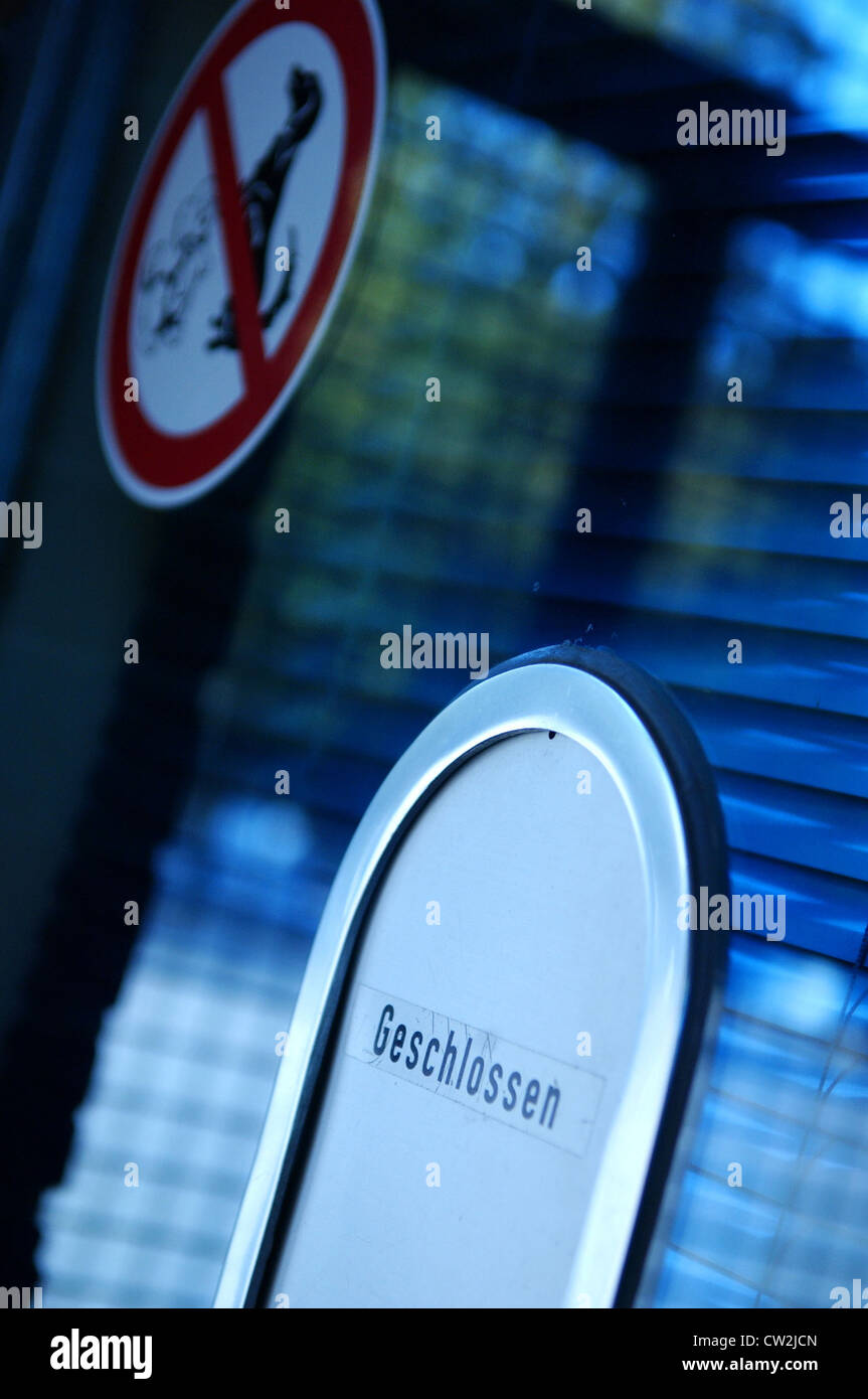 Berlin switch box with the inscription Closed Stock Photo Alamy