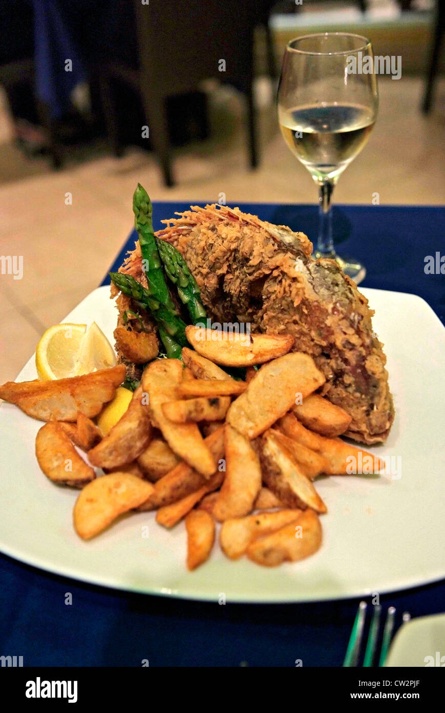 PUERTO RICO Embassy Suites Hotel Dorado Beach restaurant table