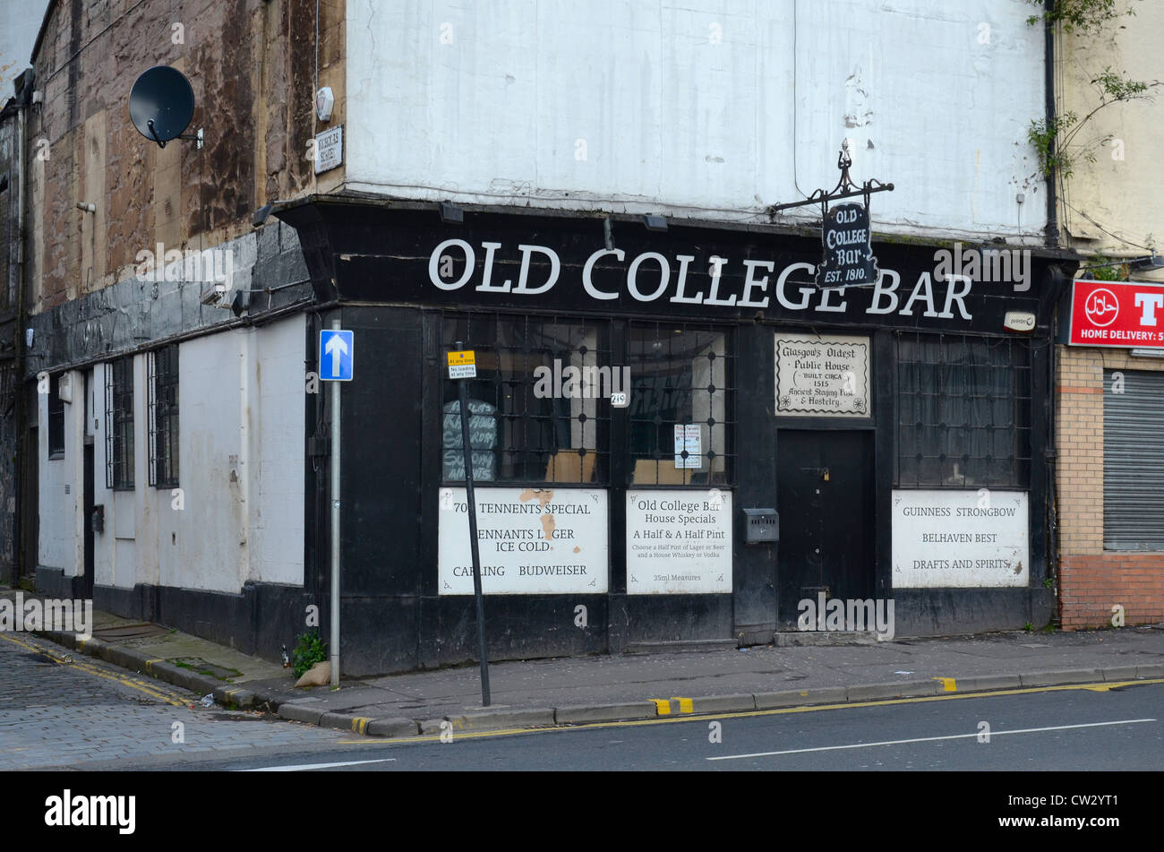 The Old College Bar (est.1810, demolished 2021) in Glasgow's High Street on the edge of the Merchant City area. Stock Photo