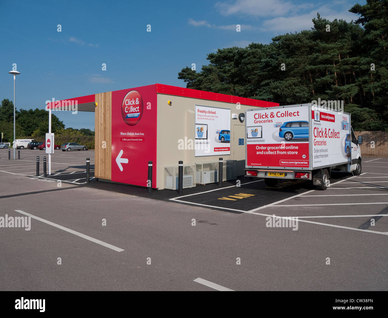 tesco supermarket, new click & collect facility Stock Photo Alamy