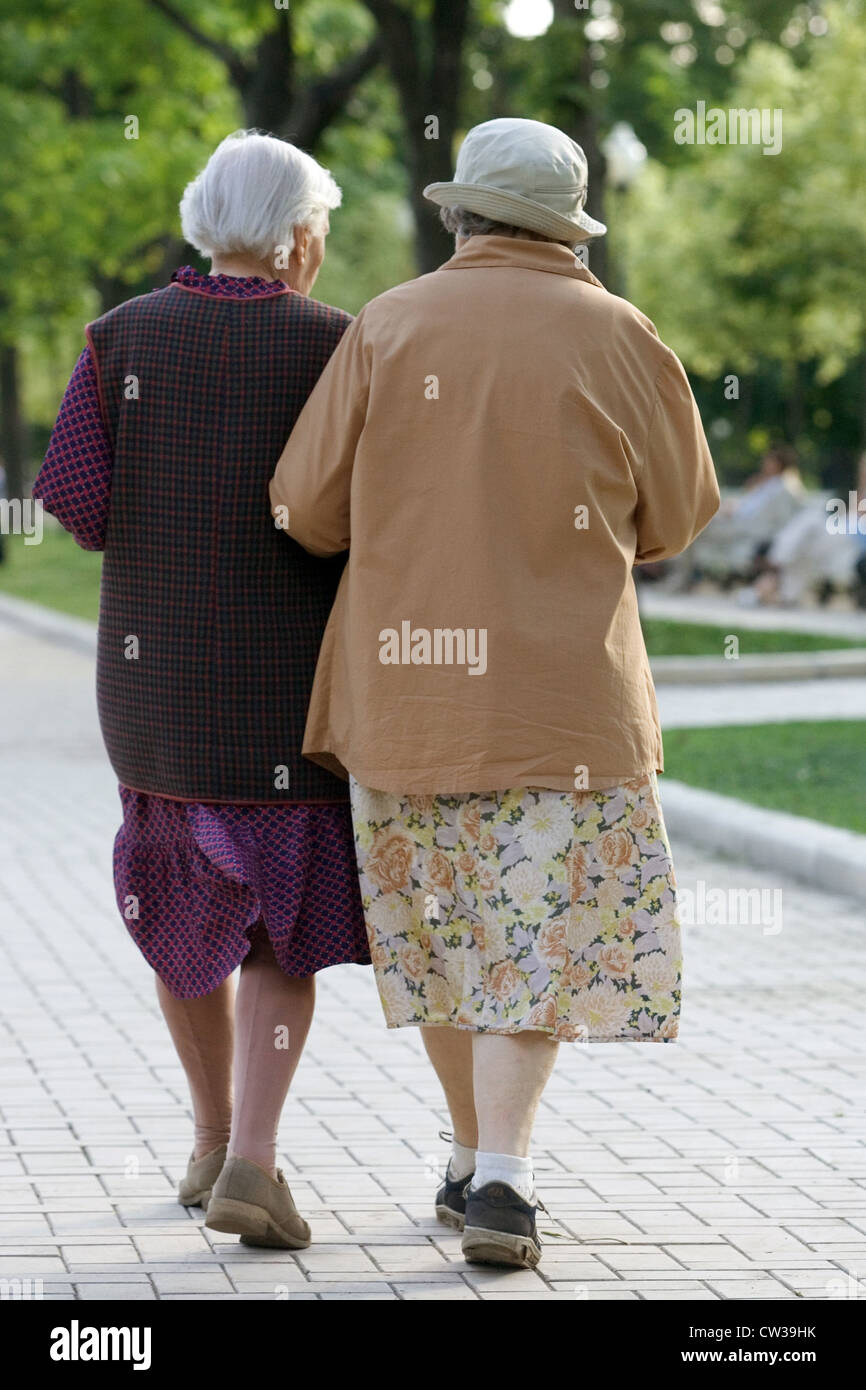 Very old women hi-res stock photography and images - Alamy