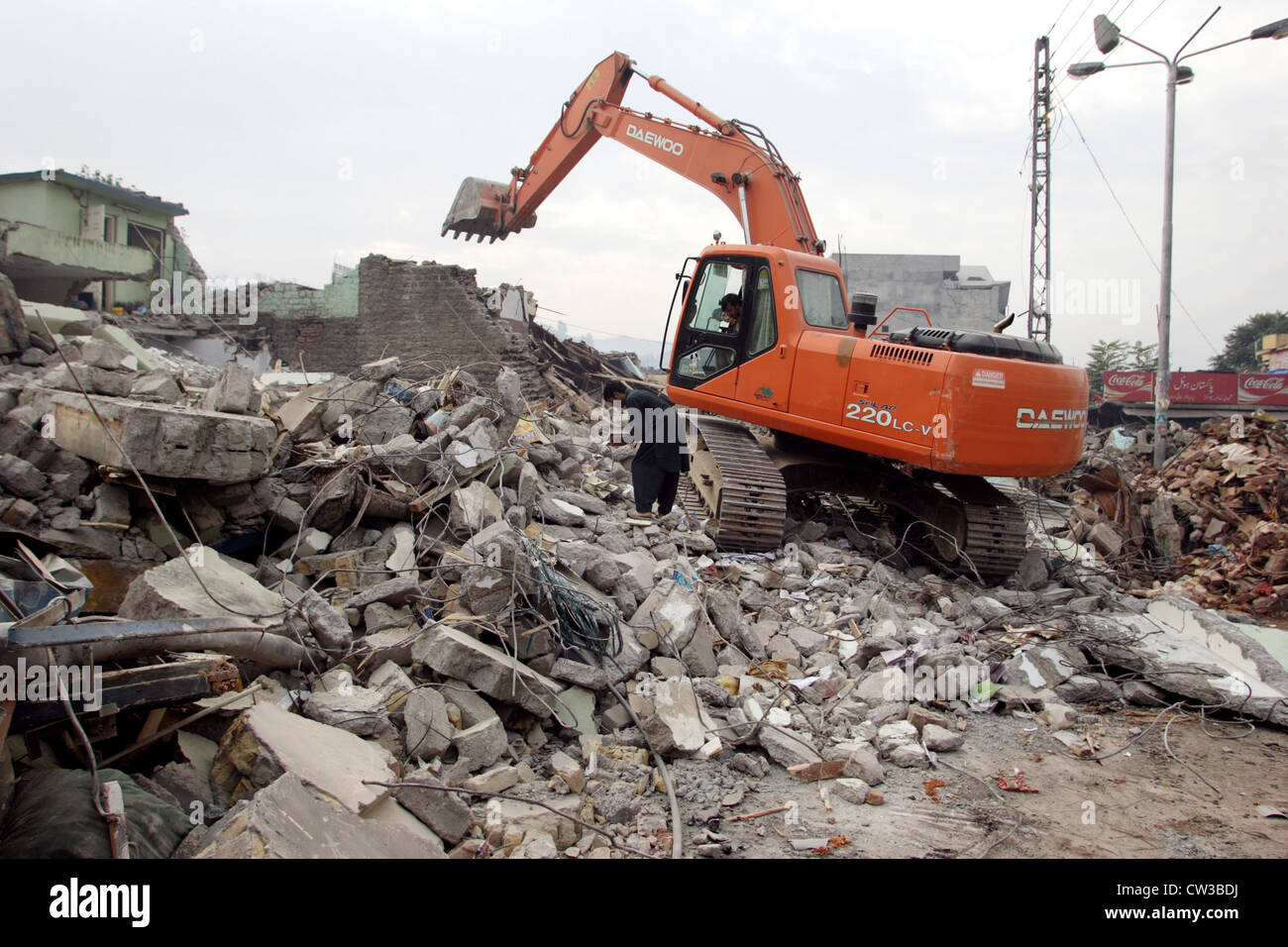 Cleanup in Muzaffarabad earthquake zone Stock Photo