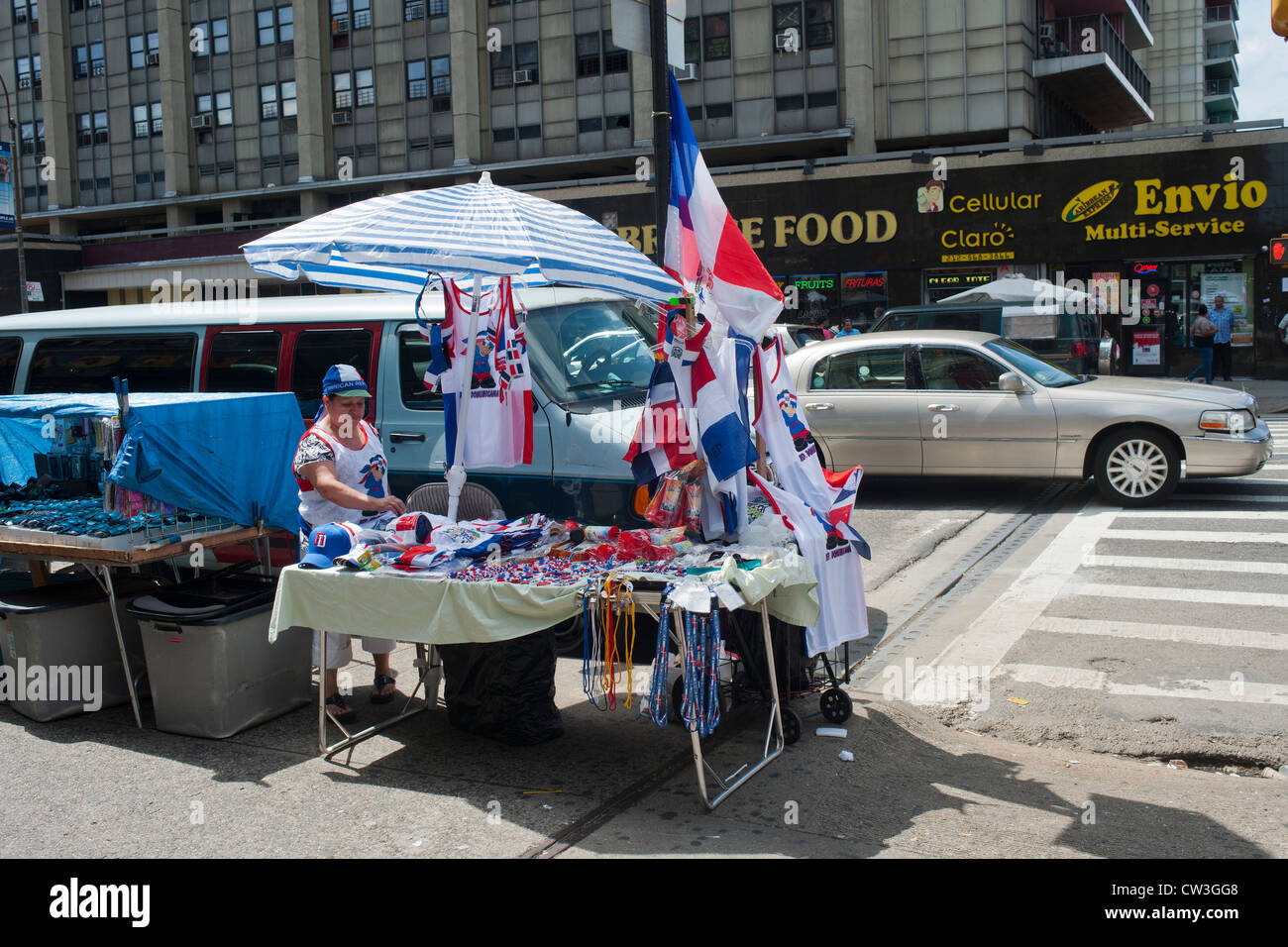 Street life and shopping in the primarily Dominican New York neighborhood of Washington Heights Stock Photo
