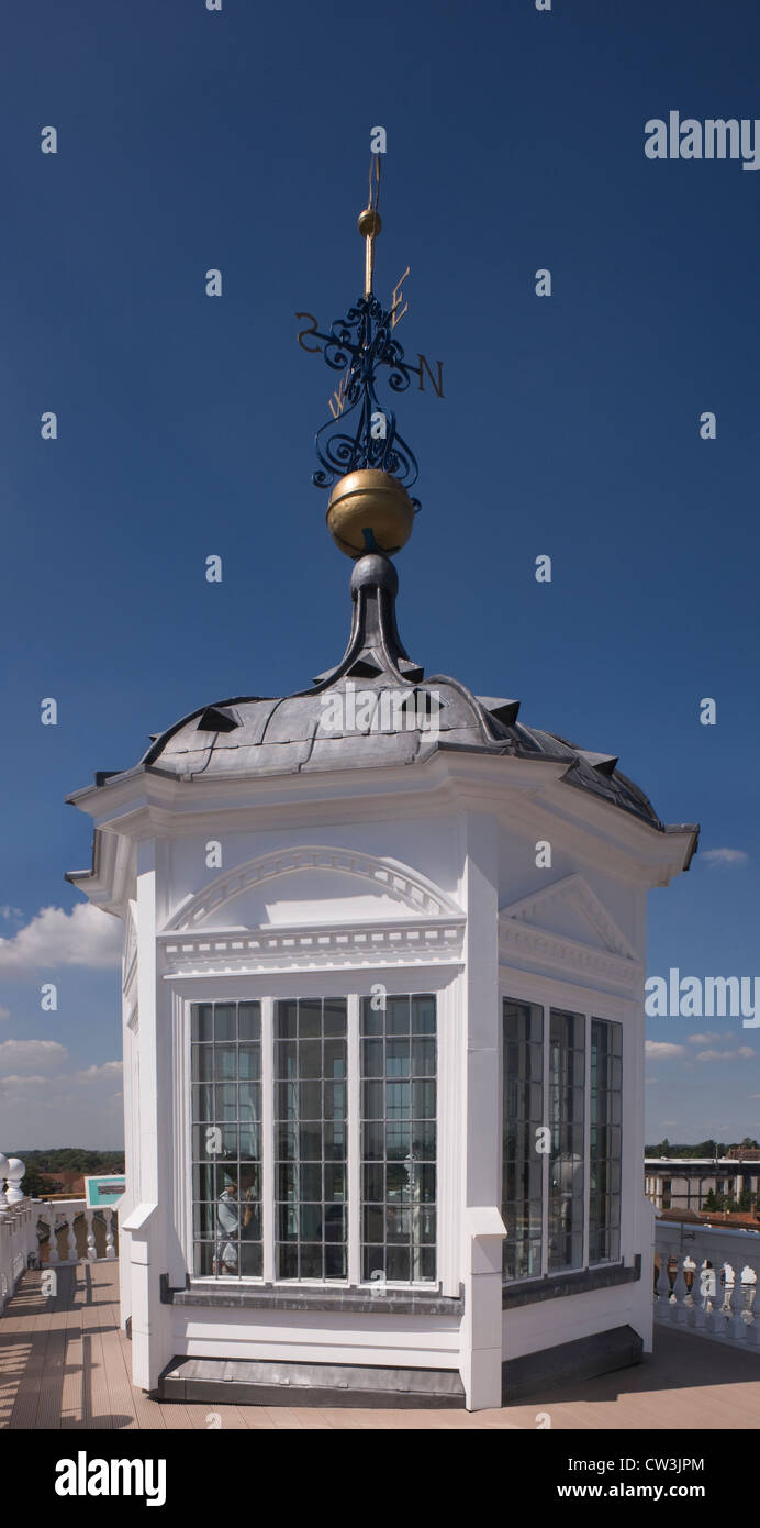The lantern or cupola on the roof of the Abingdon County Hall Museum Stock Photo