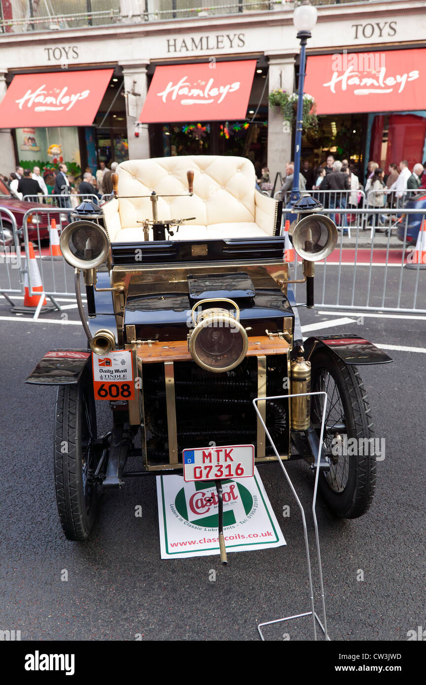 A 1904.c Petigors Prat Carrabin Veteran car taking part in the London to Brighton Veteran Car Run. Stock Photo