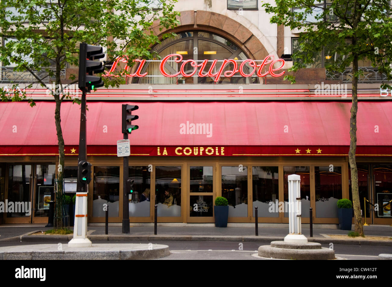 La Coupole restaurant brasserie famous Parisian establishment in 6th sixth Arrondisement Stock Photo