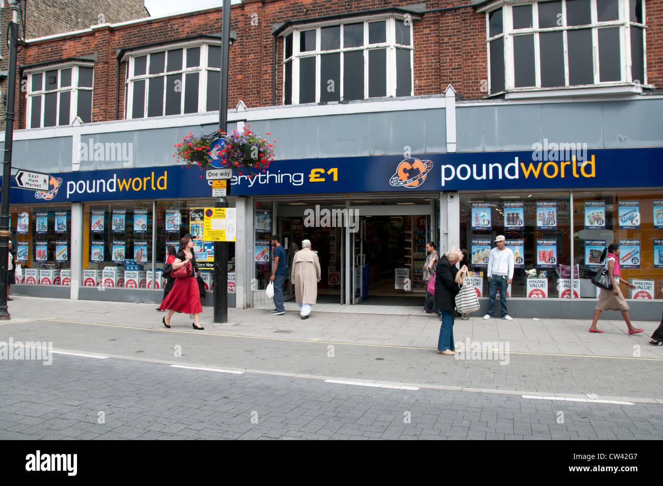 East Ham High Street, London Borough of Newham. Poundworld Stock Photo