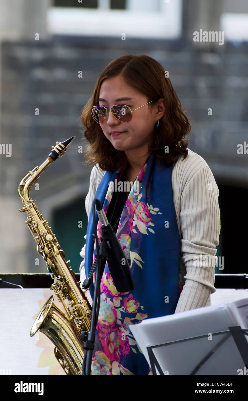Female sax hires stock photography and images Alamy