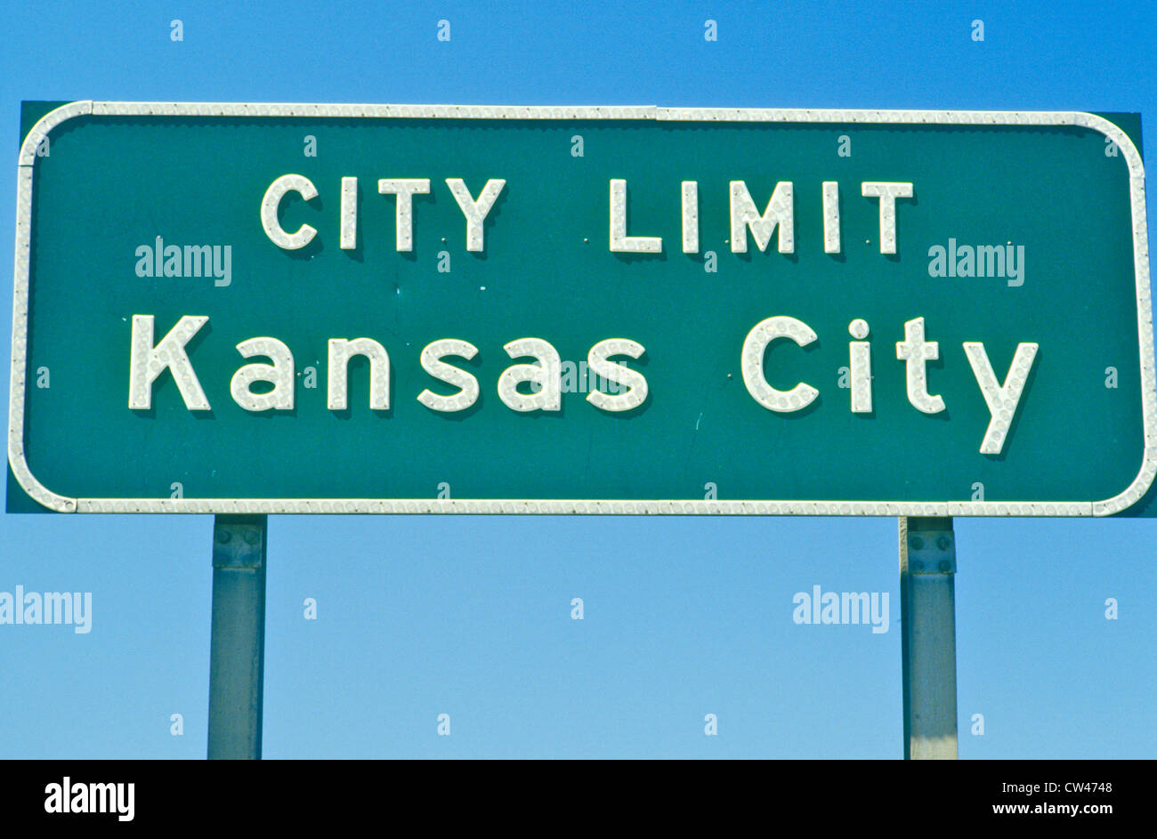 Kansas City city limit sign, MO Stock Photo Alamy