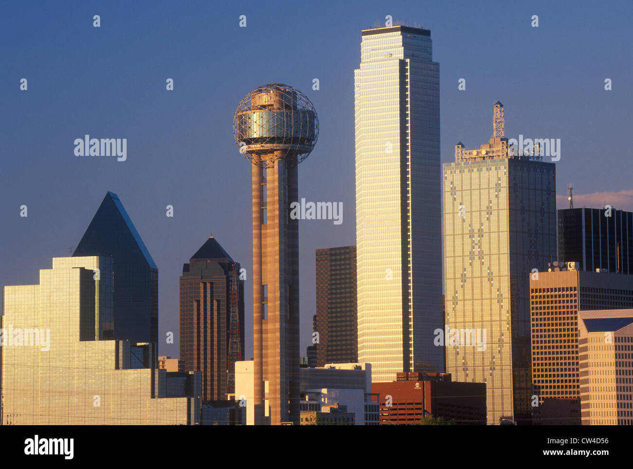 Dallas, TX skyline at sunset with Reunion Tower Stock Photo Alamy
