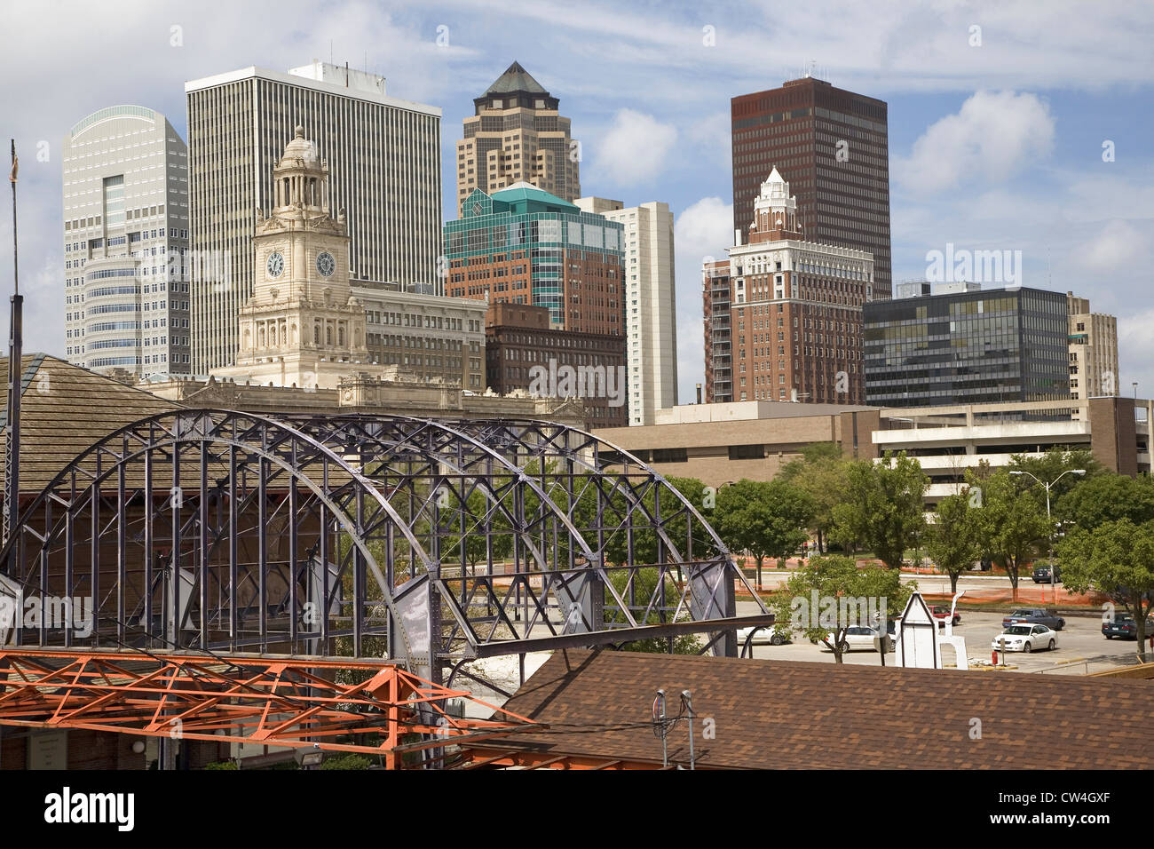Old Railroad Station framing view of Des Moines skyline, capital of