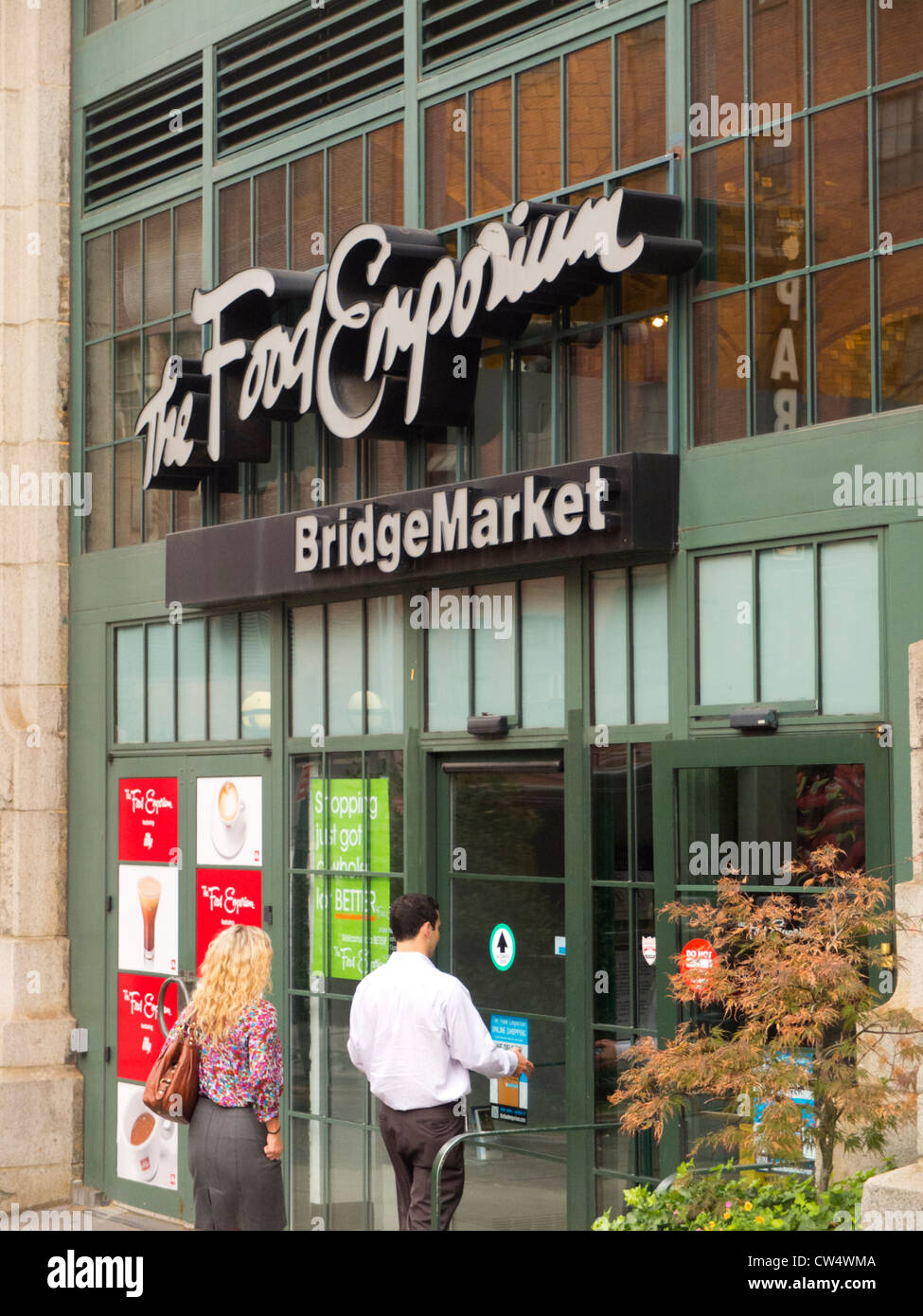 Food Emporium market at the Queensboro bridge Stock Photo Alamy
