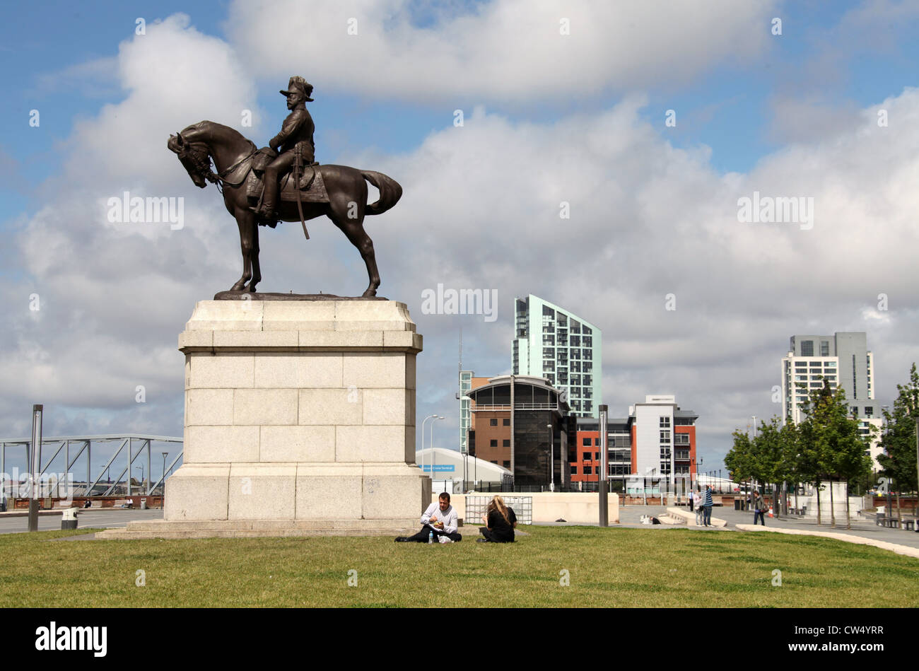 Statue of king edward 7th hi-res stock photography and images - Alamy