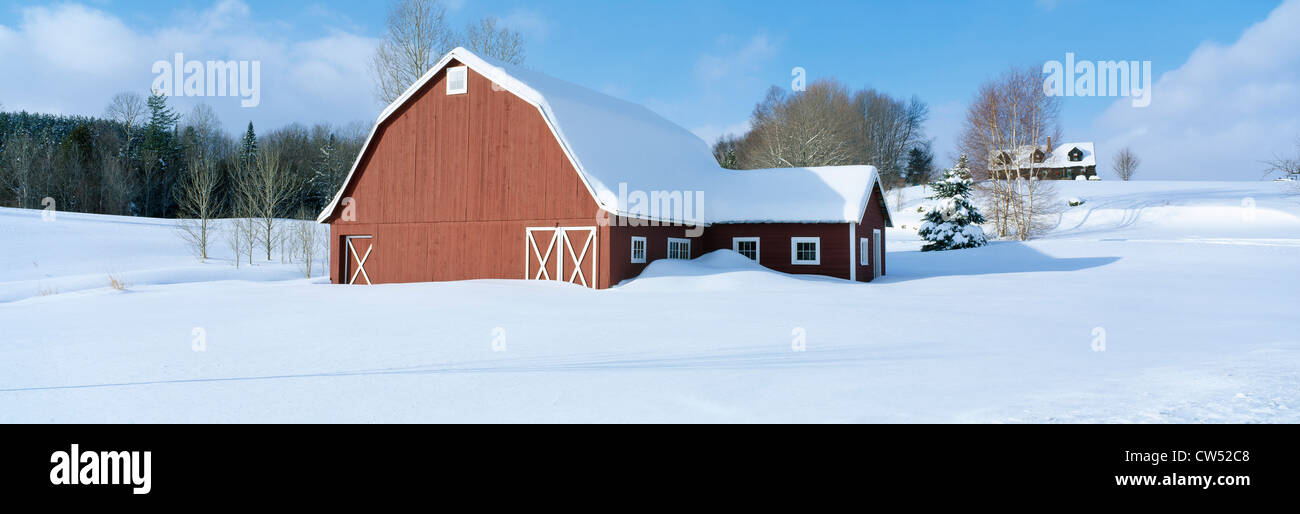 New england barn hi-res stock photography and images - Alamy