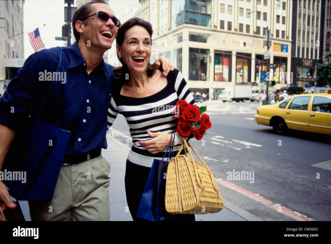 People walking up sidewalk hi-res stock photography and images - Alamy