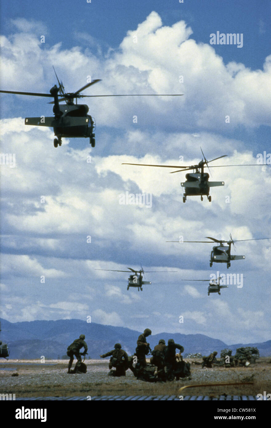 Golden helicopters hi-res stock photography and images - Alamy