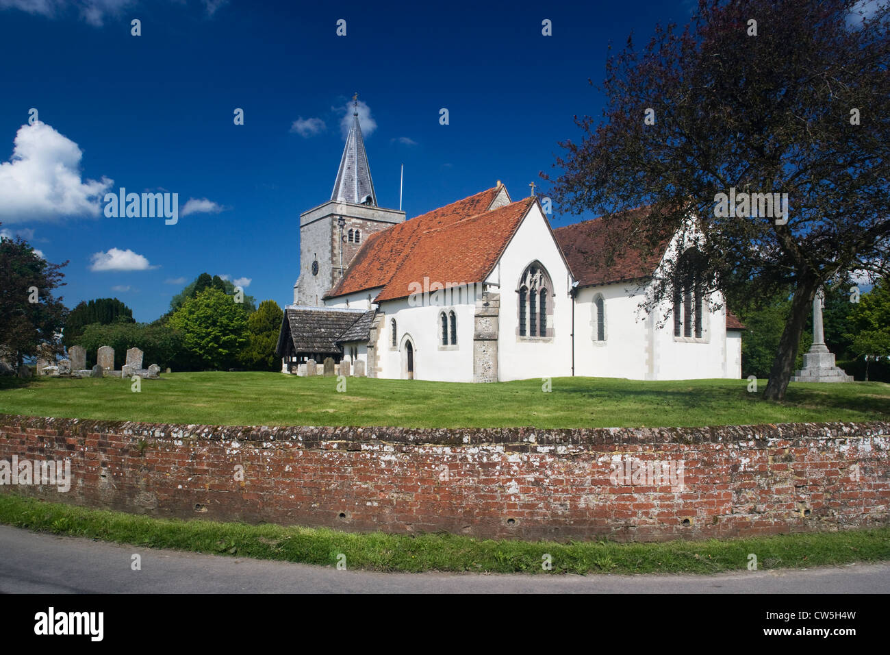 Binsted: Holy Cross Parish church Stock Photo